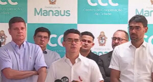 AO VIVO | Prefeito David Almeida anuncia auxílio financeiro para permissionários da praia da Ponta Negra afetados com a interdição do espaço