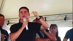 AO VIVO | Prefeito David Almeida entrega 46 novos ônibus para ampliar a frota do transporte público de Manaus